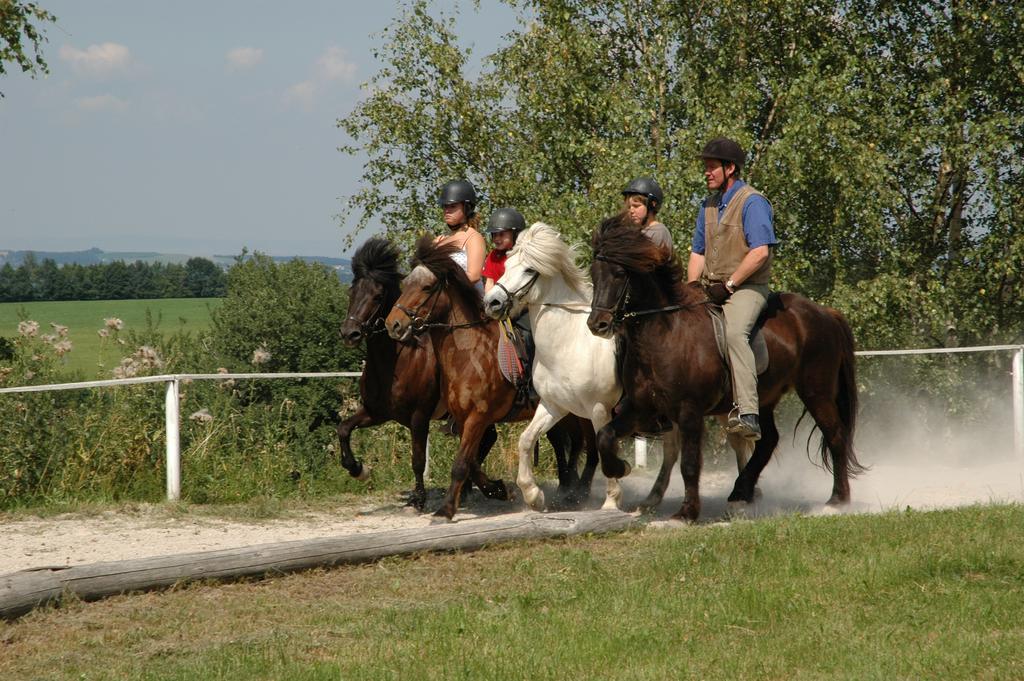 Landgasthof Zur Linde Laaben Екстериор снимка